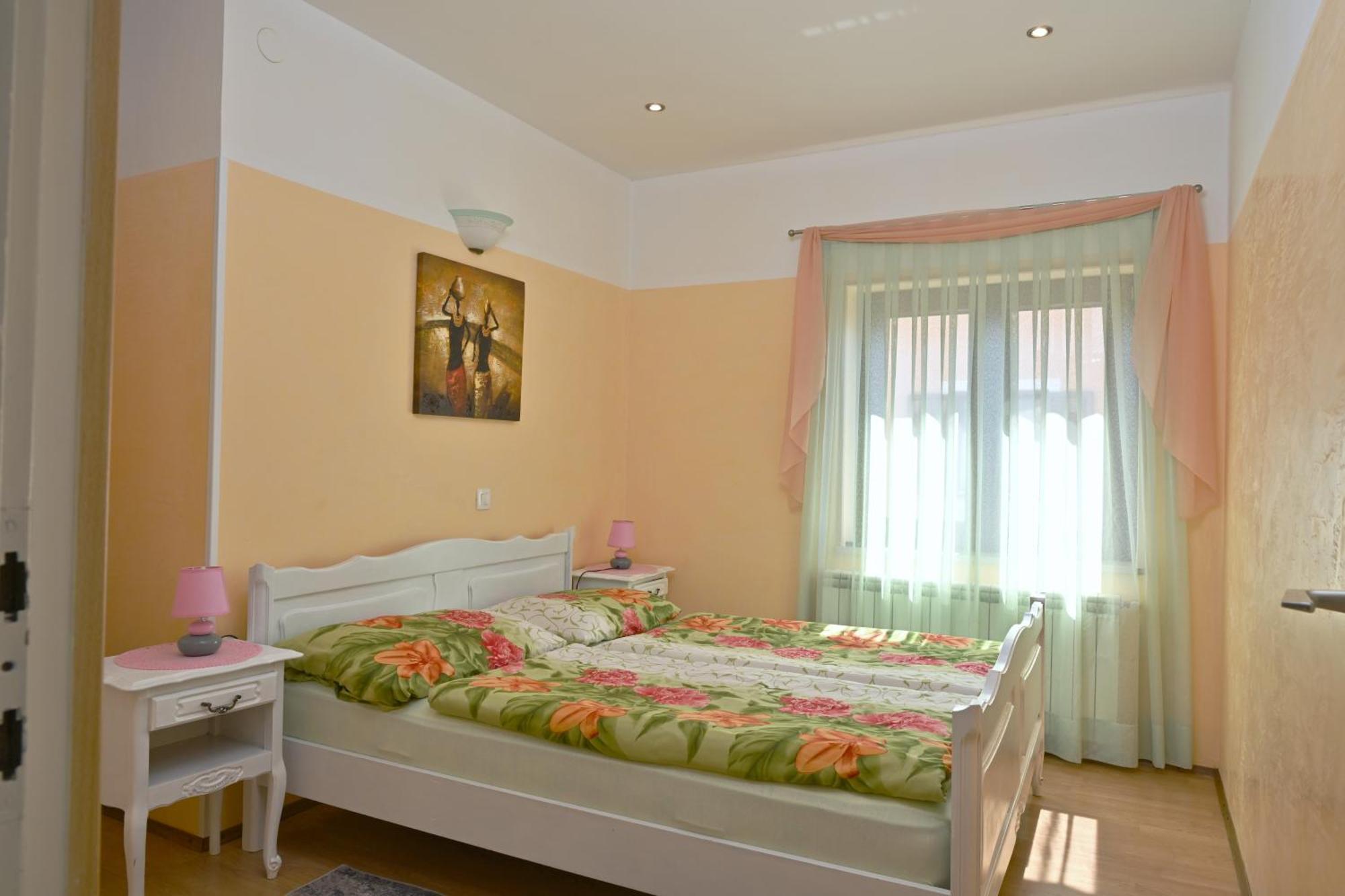 Apartments Ruza อูมัค ภายนอก รูปภาพ